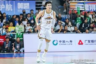 2K24经典球队之01-02国王：韦伯90 佩贾87 迪瓦茨86 毕比83